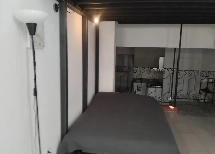 Mancinelli House * ميلان